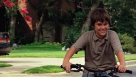 Malý Mason řádí na kole